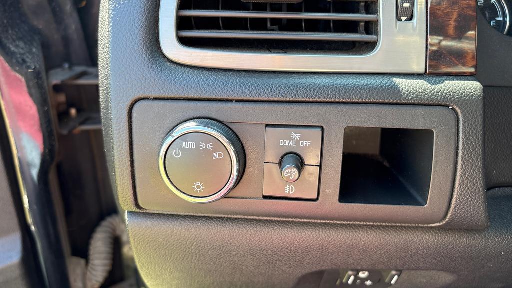 2011 GMC Yukon Denali - Photo 21