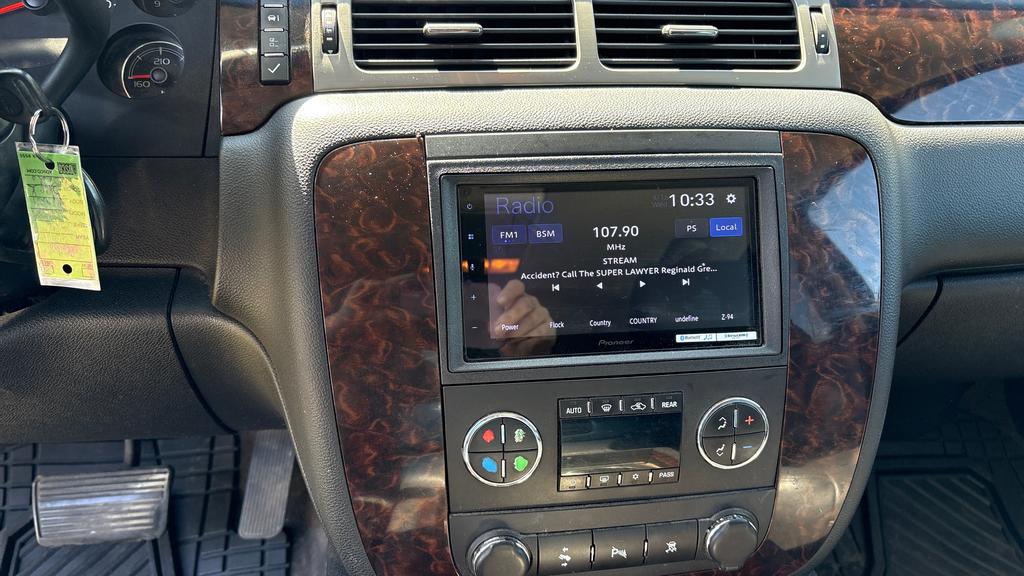 2011 GMC Yukon Denali - Photo 17