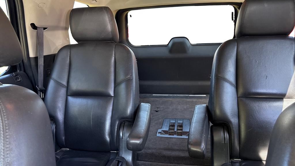 2011 GMC Yukon Denali - Photo 18